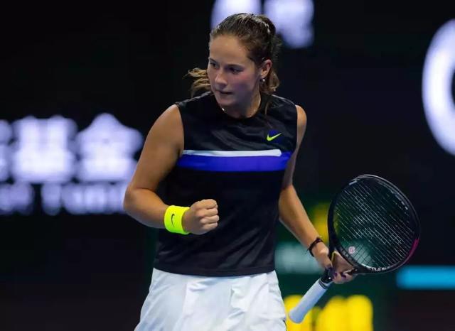 让他在比赛 让他在比赛